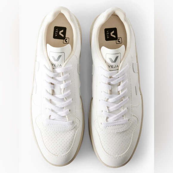 Brand new in box Veja V10 full white size 7 - Picture 7 of 8